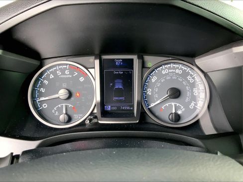 Used 2020 Toyota Tacoma TRD Off-Road AWD/4WD image 26