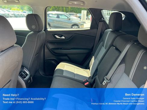 Used 2025 Chevrolet Blazer LT FWD image 15