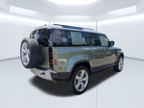 Used 2020 Land Rover Defender 110 HSE AWD/4WD image 4
