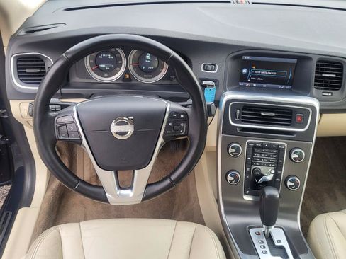 Used 2012 Volvo S60 T5 w/ Climate Pkg FWD image 16
