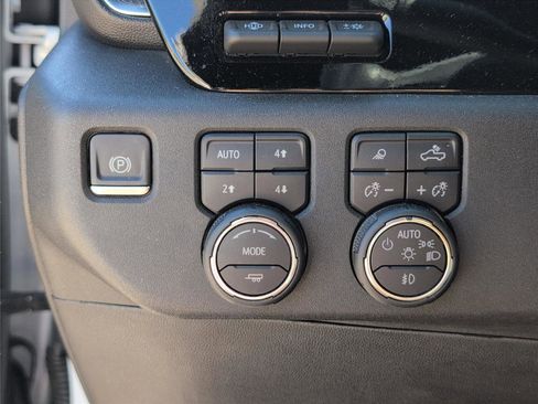 Used 2024 Chevrolet Silverado 2500 High Country w/ High Country Premium Package AWD/4WD image 27