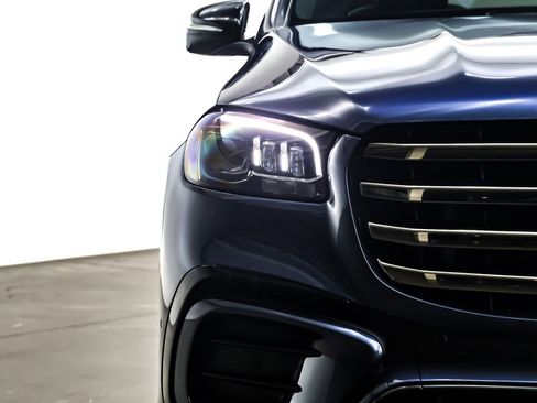 Certified 2025 Mercedes-Benz GLS 450 4MATIC image 15