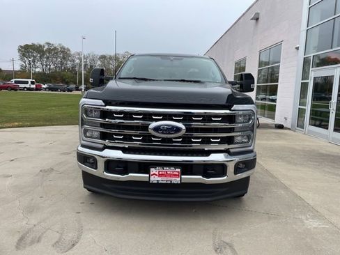 New 2026 Ford F250 Lariat w/ FX4 Off-Road Package image 3