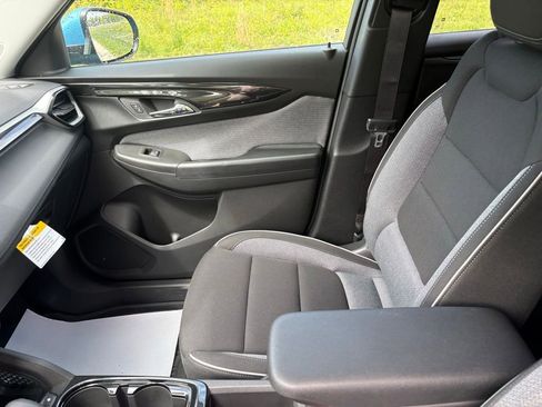 New 2026 Chevrolet TrailBlazer LT w/ Convenience Package FWD image 17