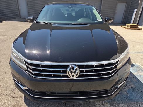 Used 2016 Volkswagen Passat 1.8T SEL Premium FWD image 4