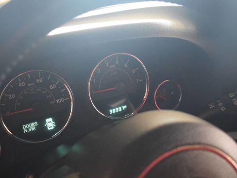 Used 2018 Jeep Wrangler Unlimited Sport S image 65