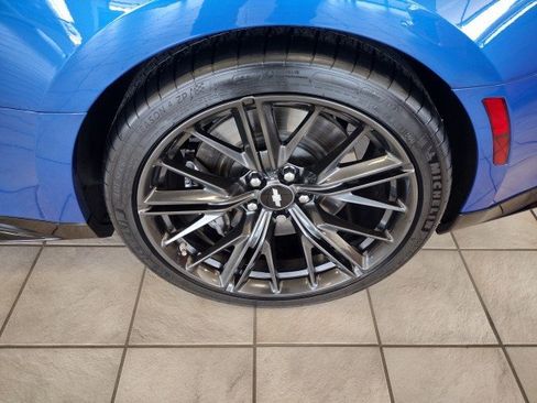 Used 2018 Chevrolet Camaro ZL1 w/ LPO, ZL1 Protection Package RWD image 6