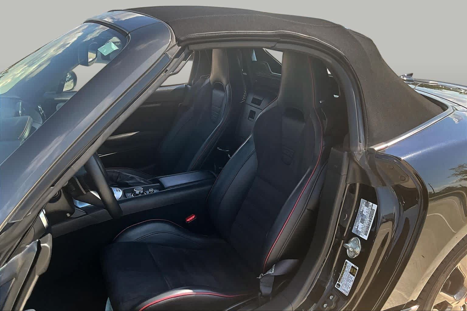 Used 2019 FIAT 124 Spider Abarth w/ Convenience Group RWD image 6