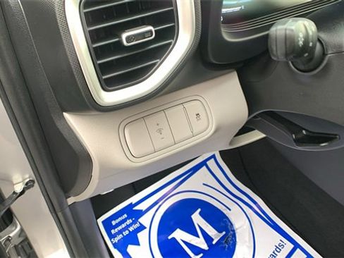 Certified 2023 Hyundai Venue SEL image 11