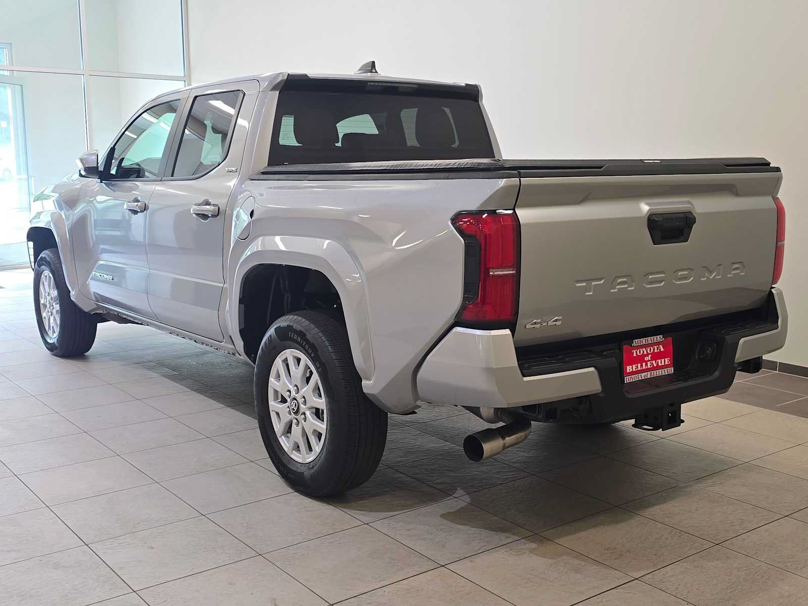 Certified 2025 Toyota Tacoma SR5 AWD/4WD image 4