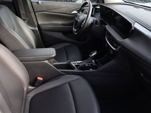 Used 2024 Buick Encore GX Sport Touring image 11