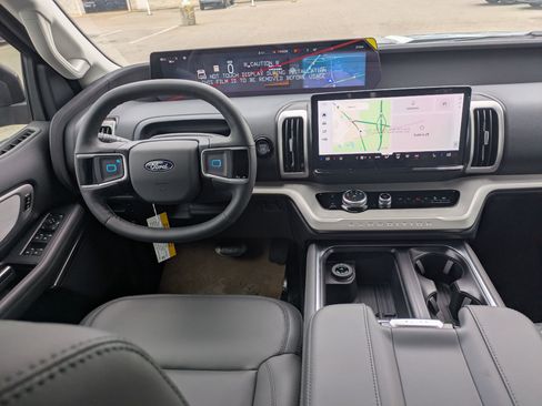 New 2026 Ford Expedition Active image 35