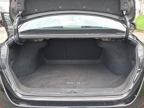 Used 2025 Nissan Sentra SR FWD image 28