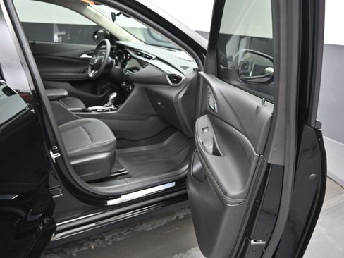 Used 2022 Buick Encore GX Preferred w/ Sport Touring Package image 13