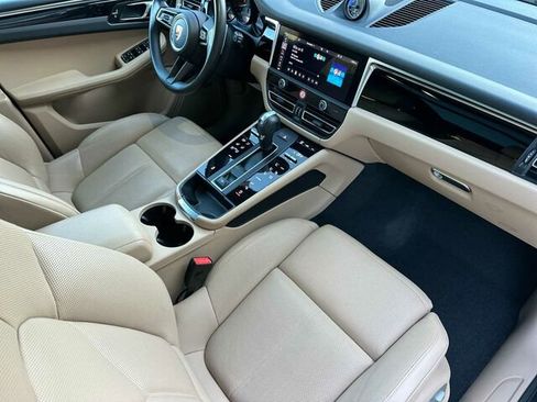 Used 2024 Porsche Macan image 19