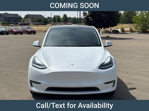 Used 2023 Tesla Model Y Long Range AWD/4WD image 2