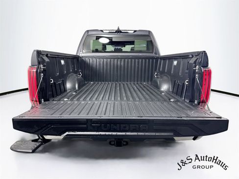 Used 2024 Toyota Tundra Capstone AWD/4WD image 33