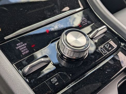 New 2025 Jeep Grand Cherokee Overland w/ Luxury Tech Group IV image 21