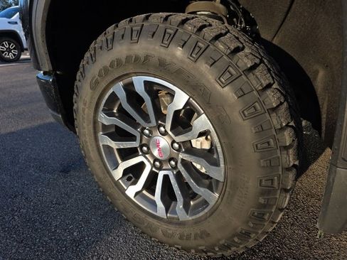 Used 2023 GMC Sierra 1500 AT4 w/ AT4 Premium Package image 7