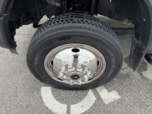 Used 2017 Ford F550 2WD Regular Cab Super Duty w/ Power Equipment Group image 7