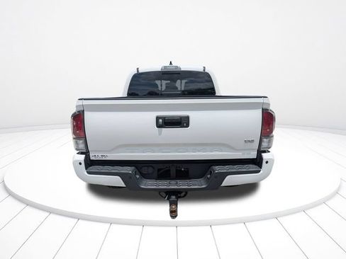 Used 2022 Toyota Tacoma TRD Off-Road w/ Technology Package RWD image 5