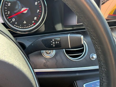 Used 2018 Mercedes-Benz E 400 4MATIC Sedan image 28