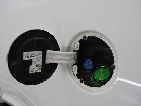 Used 2018 RAM 3500 Laramie image 34