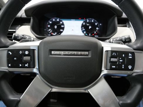 Used 2025 Land Rover Discovery S AWD/4WD image 16