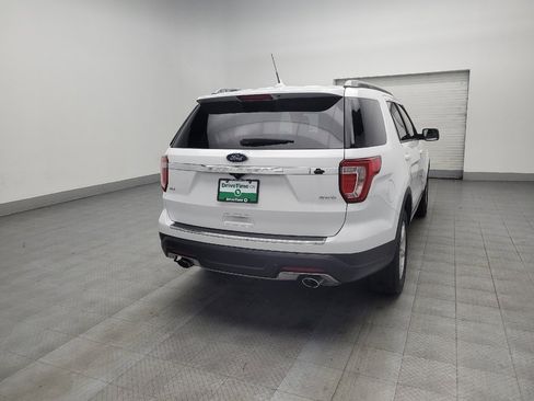 Used 2018 Ford Explorer XLT w/ Equipment Group 201A image 9