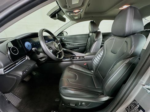 Used 2024 Hyundai Elantra Limited FWD image 13