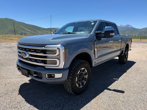 Used 2023 Ford F350 Platinum w/ Tremor Off-Road Package AWD/4WD image 3