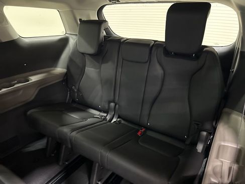 New 2026 Kia Carnival LXS image 27