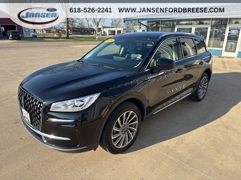 Used 2023 Lincoln Corsair Reserve w/ Towing Package AWD/4WD image 3