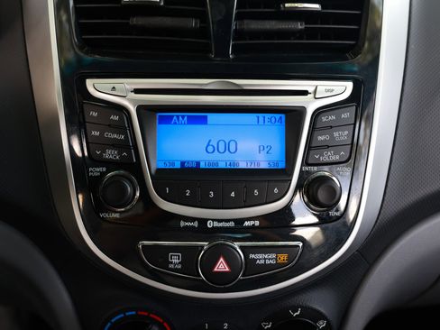 Used 2013 Hyundai Accent GLS w/ Premium Pkg FWD image 36