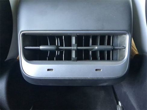 Used 2025 Tesla Model Y Performance image 17