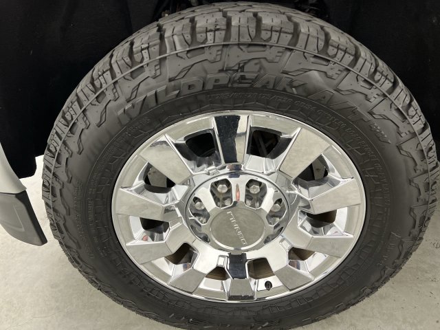 Used 2018 GMC Sierra 2500 Denali w/ Duramax Plus Package AWD/4WD image 31