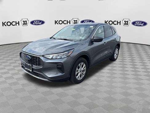 Used 2024 Ford Escape Active AWD/4WD image 3
