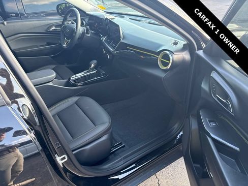 Used 2025 Chevrolet Trax ACTIV FWD image 11