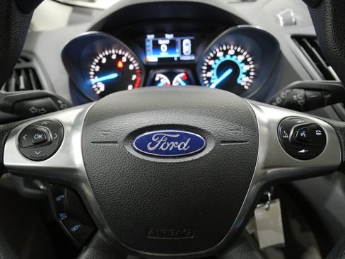 Used 2015 Ford Escape SE w/ SE Chrome Package image 16