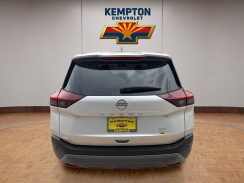 Used 2023 Nissan Rogue SV FWD image 5