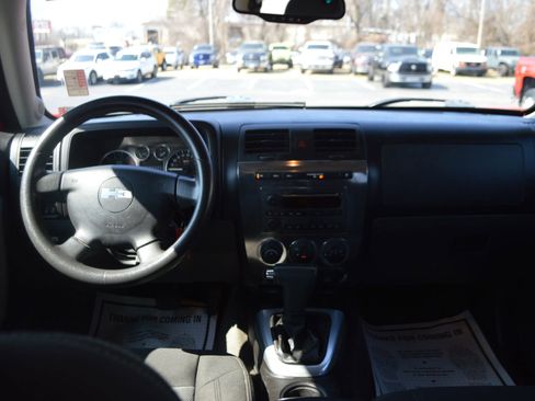 Used 2010 HUMMER H3 image 18