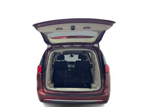 Used 2022 Chrysler Voyager LX FWD image 12