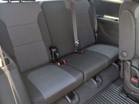 Certified 2023 Chevrolet Traverse LT FWD image 25