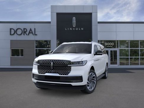 New 2026 Lincoln Navigator L Premier AWD/4WD image 2