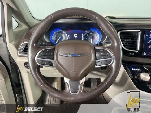 Used 2020 Chrysler Pacifica Touring-L Plus image 18