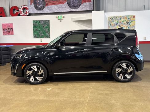 Used 2023 Kia Soul GT-Line w/ GT-Line Technology Package FWD image 3