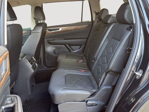 Used 2024 Volkswagen Atlas SE image 19