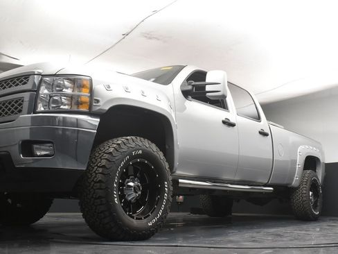 Used 2013 Chevrolet Silverado 2500 W/T AWD/4WD image 35