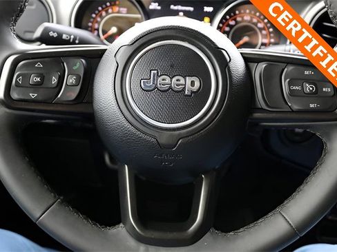 Used 2023 Jeep Gladiator Willys image 18