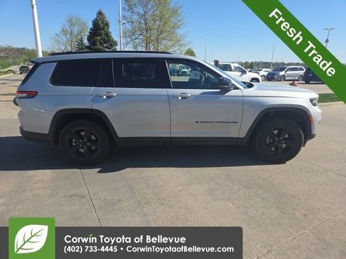 Used 2024 Jeep Grand Cherokee L Altitude AWD/4WD image 2